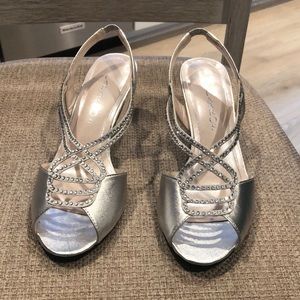7.5 Silver Heels